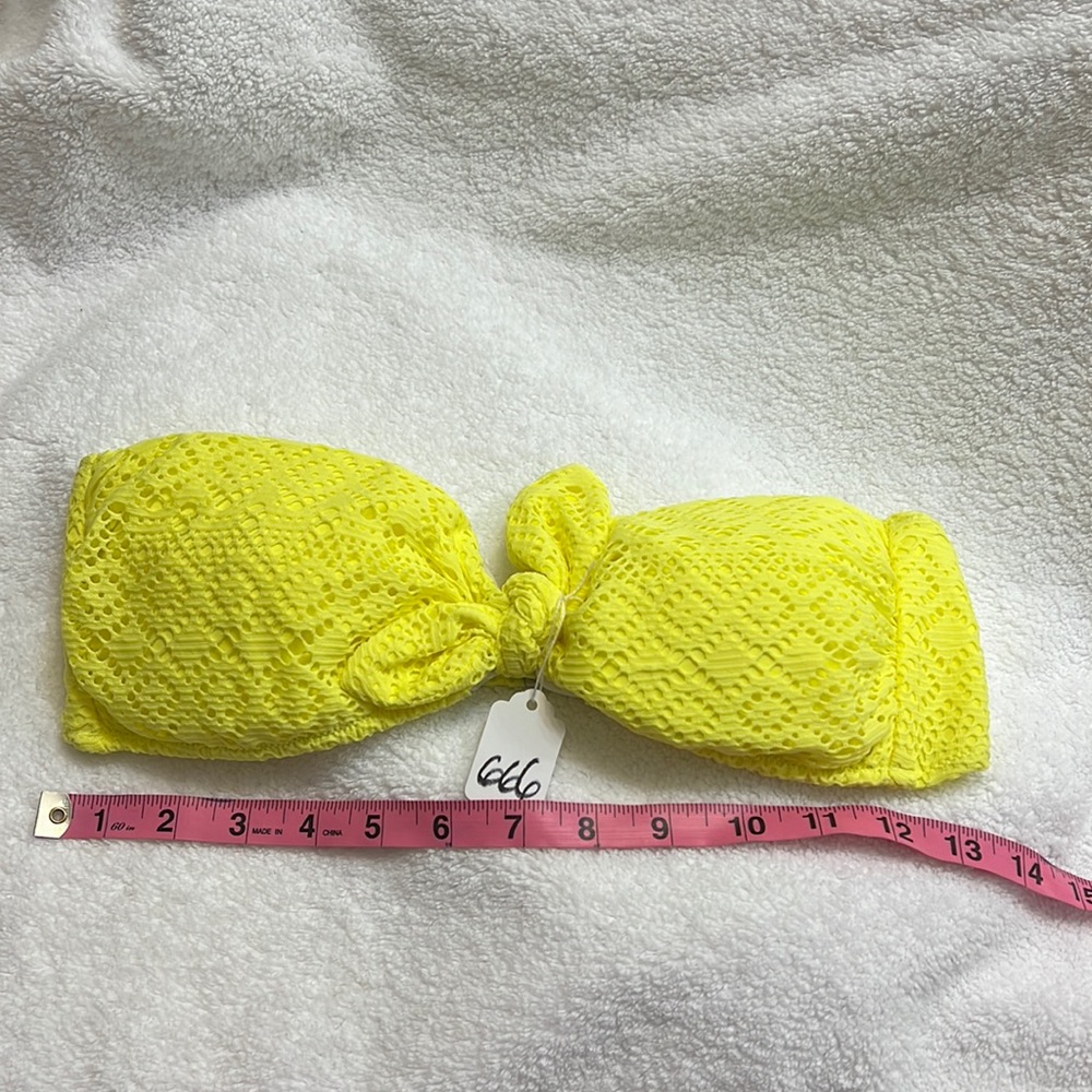 EUC VICTORIA’S SECRET BIKINI TOP SIZE L